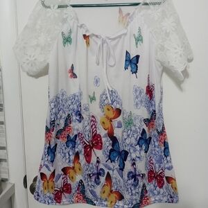 Boho Floral, Butterflies. and lace Pullover White Blouse Size 2XL